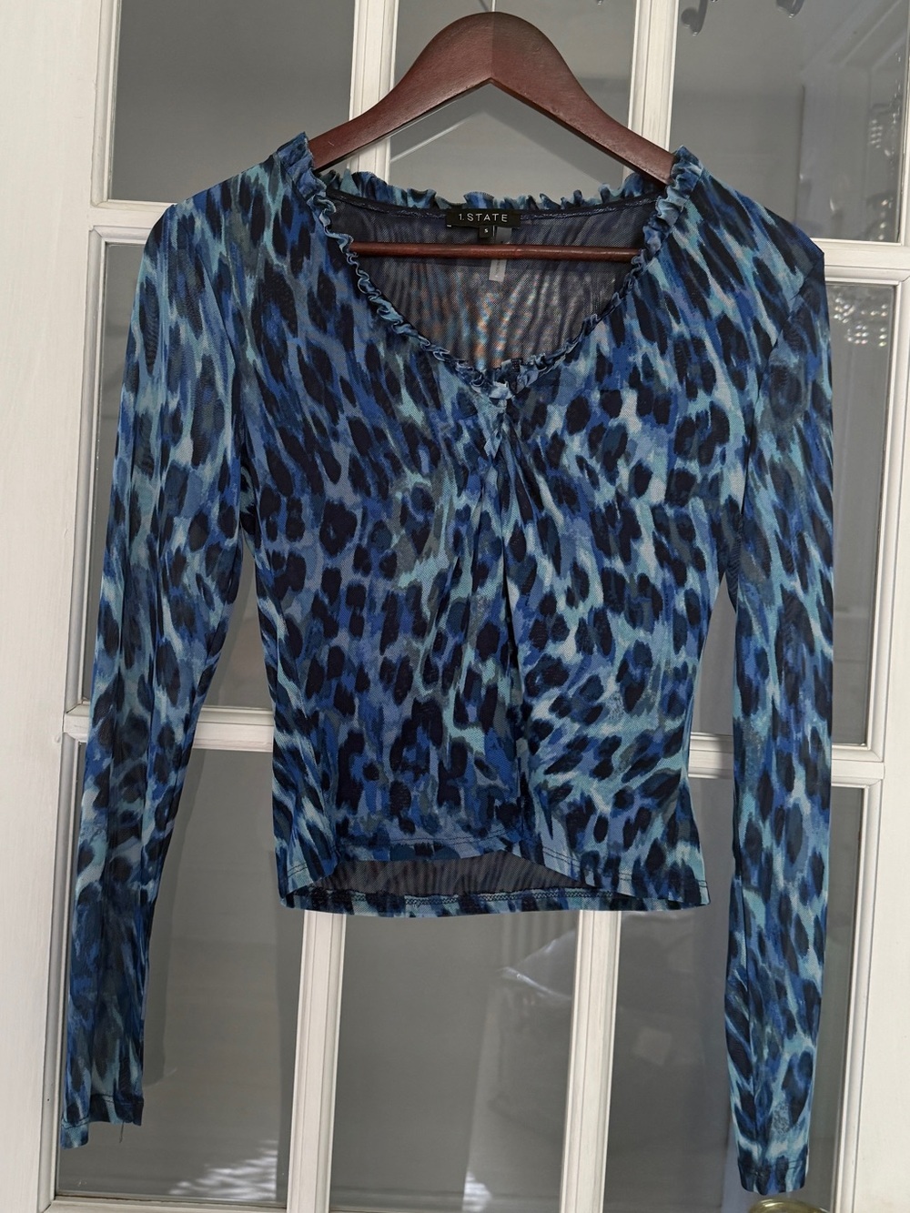 1. STATE Women's Blue Leopard Print Ruffle Scoop Neckline Long Sleeve Top Size S